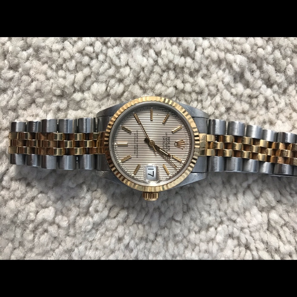 Beautiful Women’s two-toned DateJust Rolex